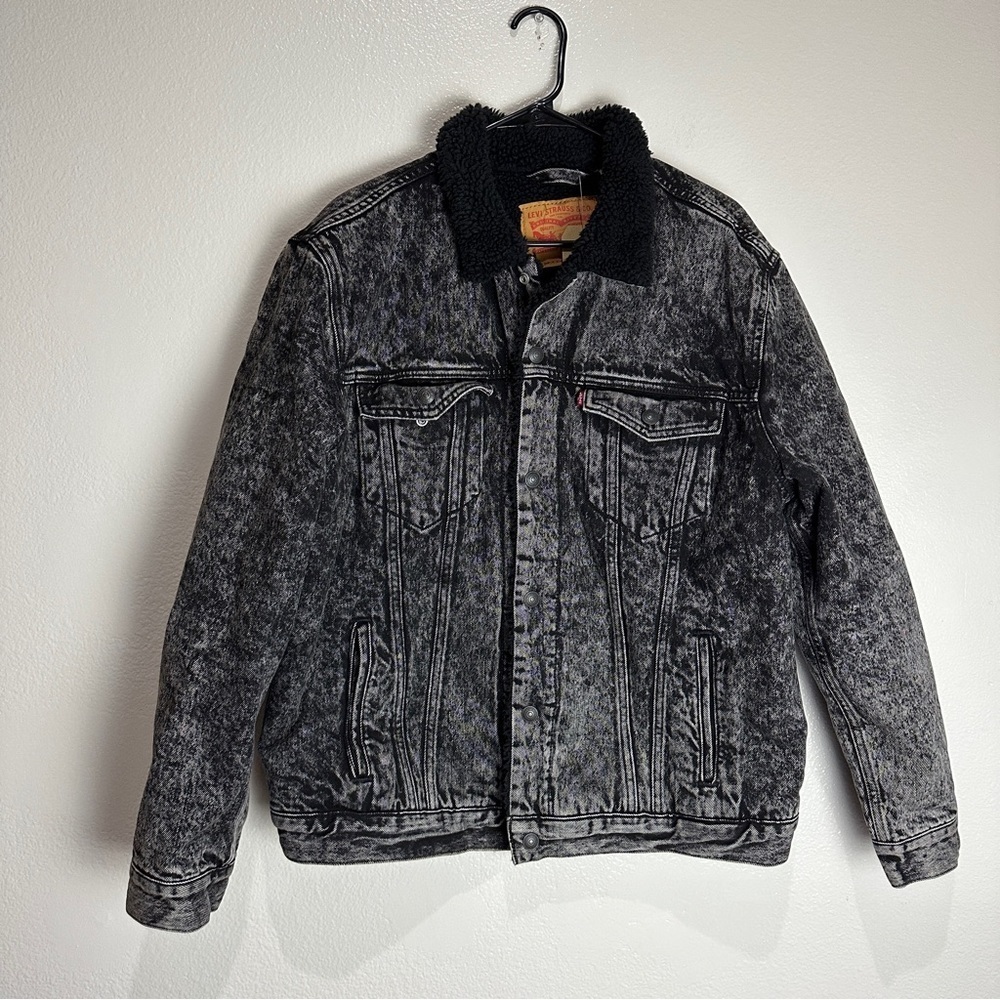 Levis Denim Sherpa Lined Distressed Jacket Size XL